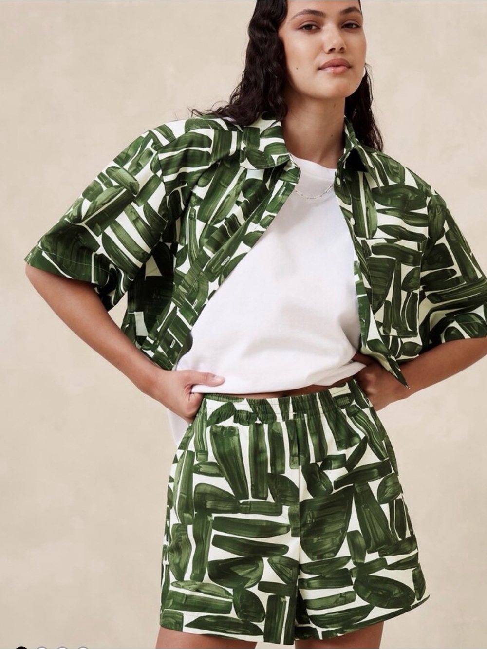 Banana Republic boxy to o& shorts set! Green Brushstroke Print Short Set
